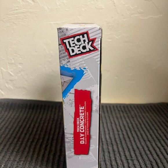 Brand New TECH DECK DIY Concrete Reusable Modeling Playset. - Picture 4 of 5